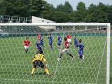 萩尾のFKに小池が飛び込む！